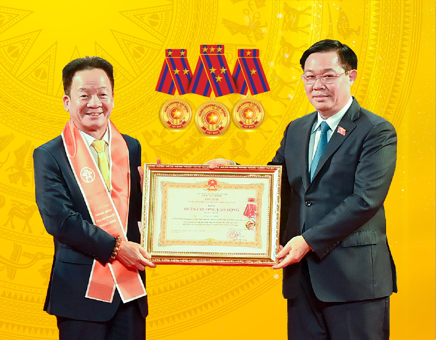 Thanh Tuu Va Giai Thuong Cua T T Group